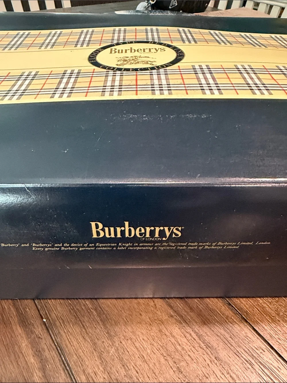 Burberrys NIB Camel & Tan Check Wool Throw with Knight Logo Signature Embroidery